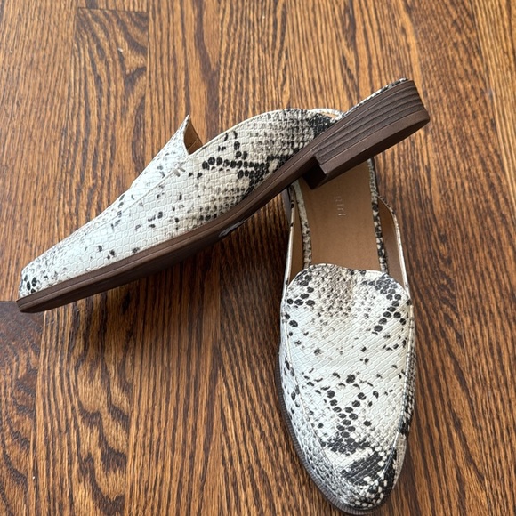 madden girl faux leather Mattie snakeskin print slip on mules. New, size 9.5. - Picture 2 of 5